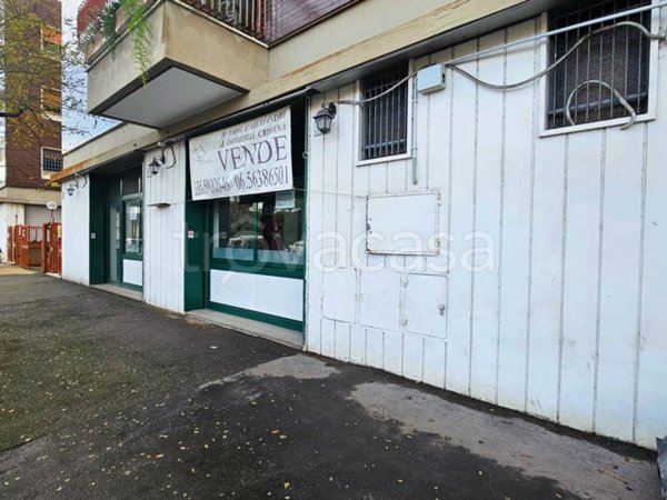 negozio in vendita a Roma in zona Ostia
