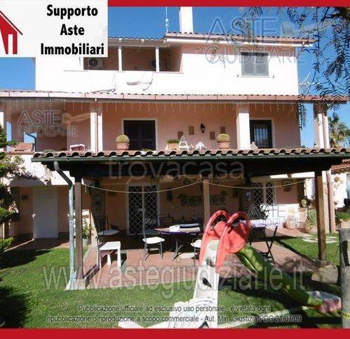 appartamento in vendita a Roma in zona Dragona/Bagnoletto