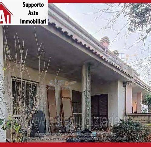 appartamento in vendita a Roma in zona Dragona/Bagnoletto