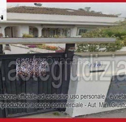 appartamento in vendita a Roma in zona Infernetto