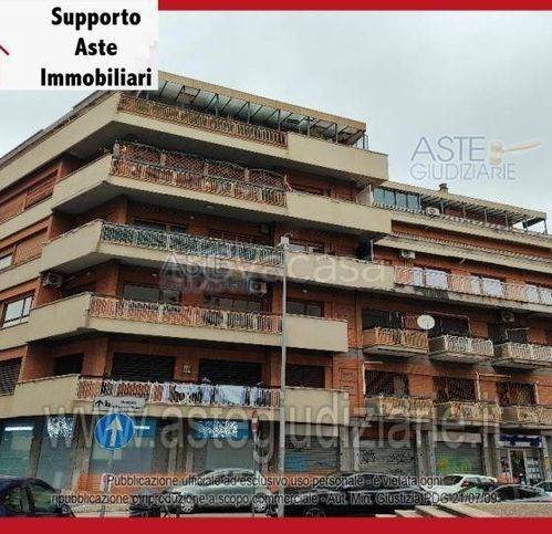 appartamento in vendita a Roma in zona Ardeatino