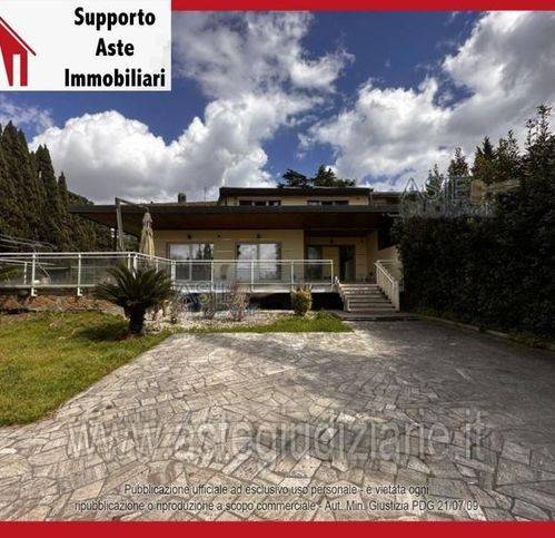 appartamento in vendita a Roma in zona EUR