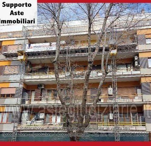 appartamento in vendita a Roma in zona Ostia