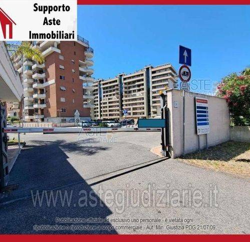 appartamento in vendita a Roma in zona Acilia