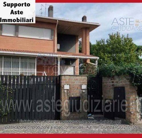 appartamento in vendita a Roma in zona Casal Palocco