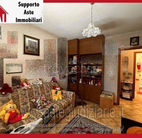 appartamento in vendita a Roma in zona Cinecittà