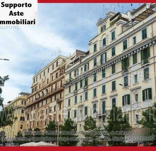 appartamento in vendita a Roma in zona Appio Latino