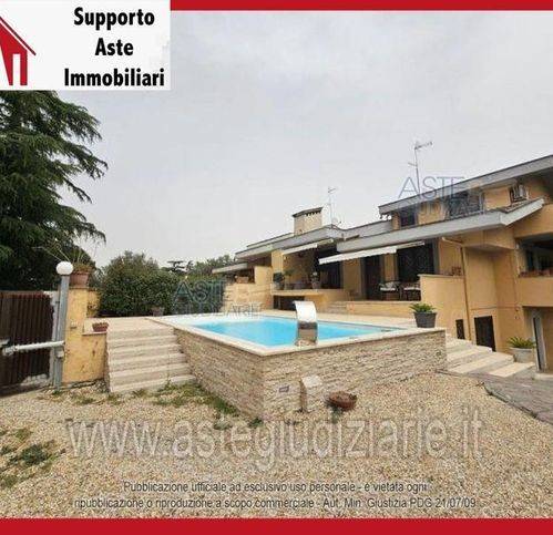 appartamento in vendita a Roma in zona Casal Monastero