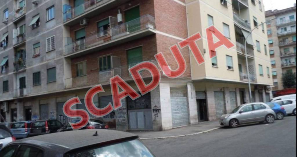 negozio in vendita a Roma in zona Prenestino-Labicano