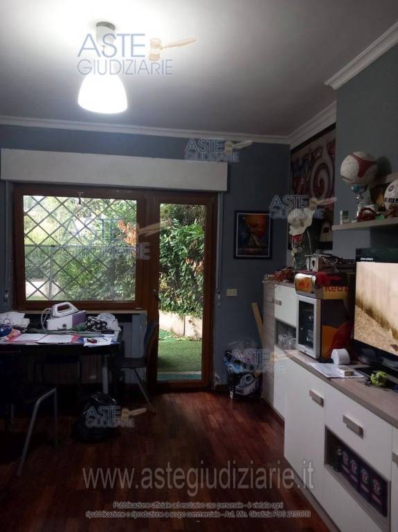 appartamento in vendita a Roma in zona Spinaceto