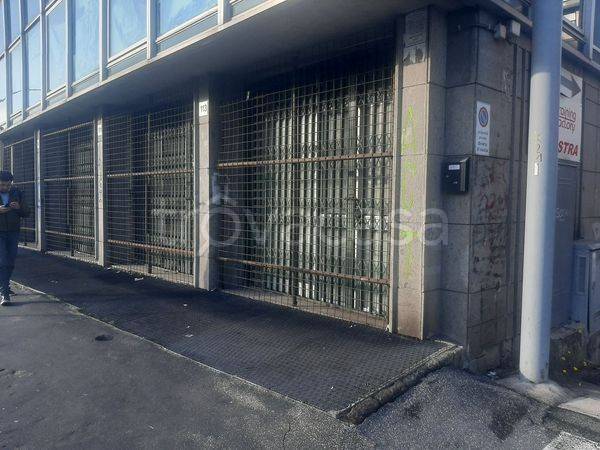 negozio in vendita a Roma in zona Ardeatino