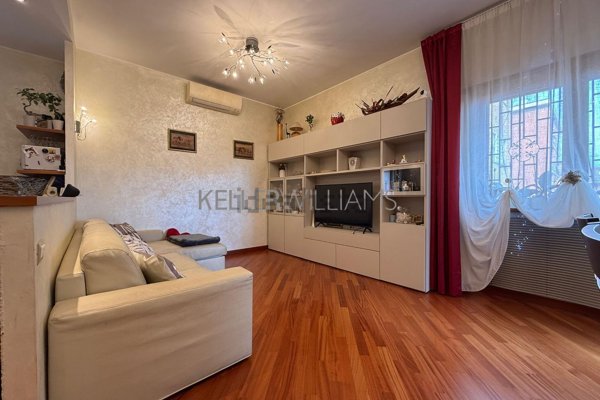 appartamento in vendita a Roma in zona Ostiense