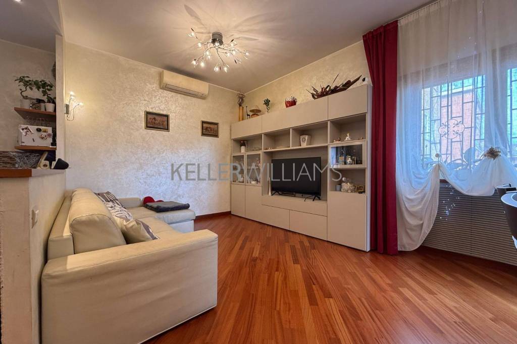 appartamento in vendita a Roma in zona Ostiense