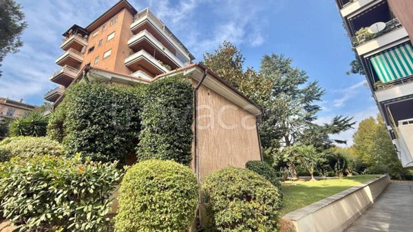 appartamento in vendita a Roma in zona Colle del Sole