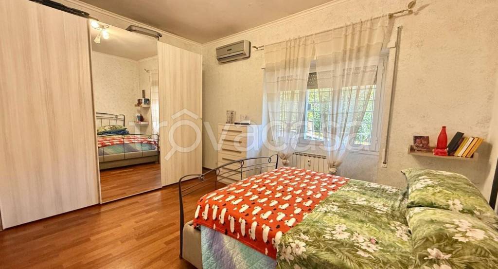 appartamento in vendita a Roma in zona Colle del Sole
