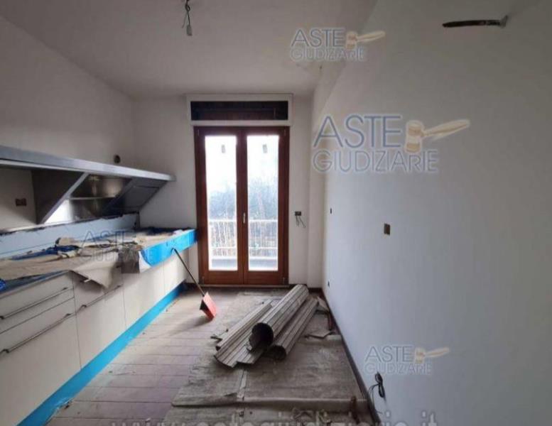 appartamento in vendita a Roma in zona Ardeatino