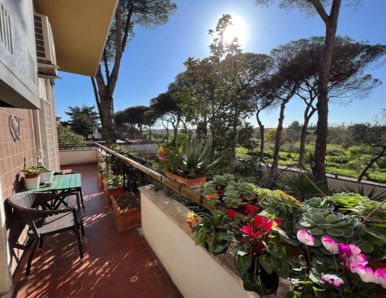 appartamento in vendita a Roma in zona Appio Claudio