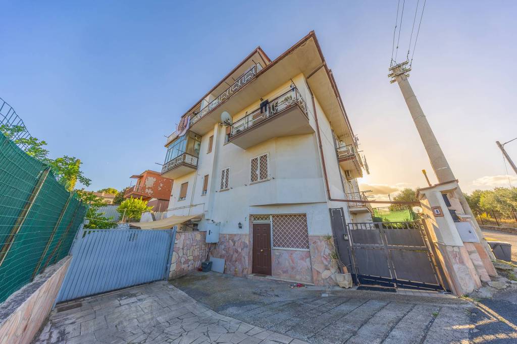 appartamento in vendita a Roma in zona Prenestino-Labicano