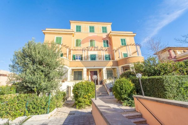 appartamento in vendita a Roma in zona Ostia