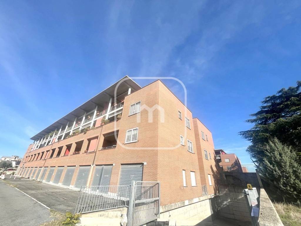 appartamento in vendita a Roma in zona Torre Angela