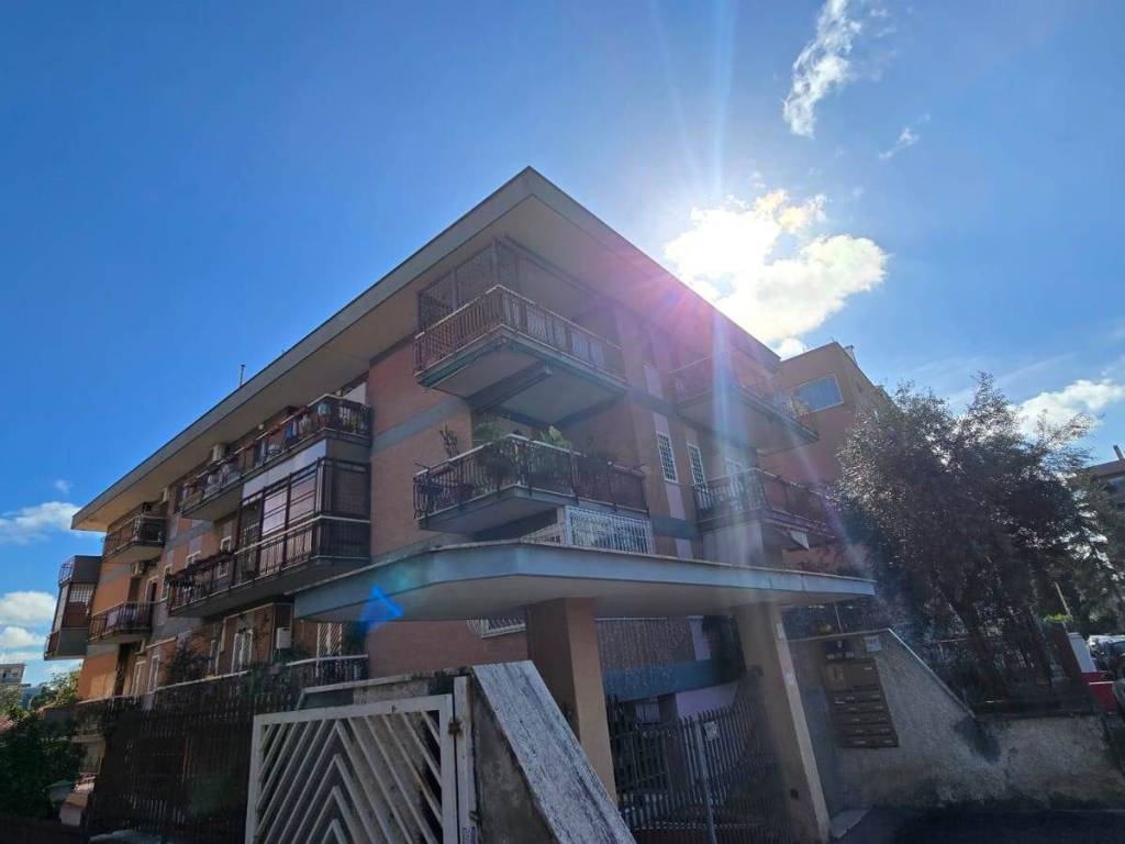 appartamento in vendita a Roma in zona Monte Sacro/Talenti