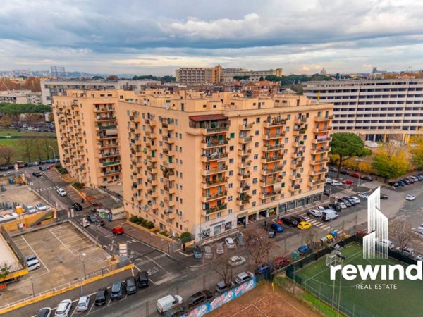 appartamento in vendita a Roma in zona Ostiense