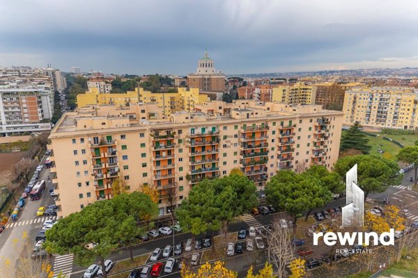 appartamento in vendita a Roma in zona Ostiense