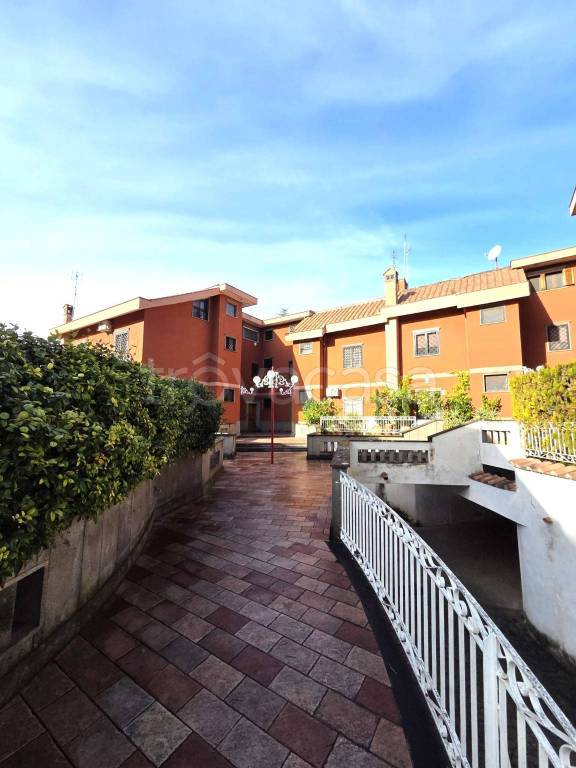 casa indipendente in vendita a Roma in zona Appio Pignatelli