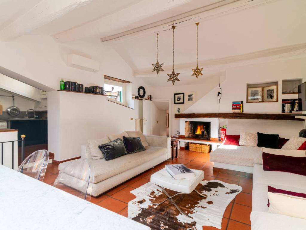 appartamento in vendita a Roma in zona Rione Regola