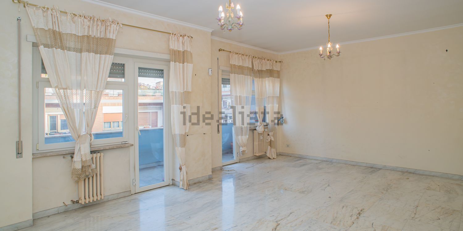 appartamento in vendita a Roma in zona Ostiense