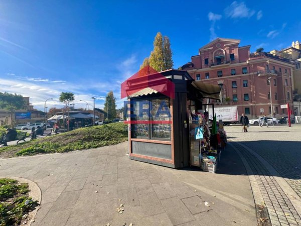 negozio in vendita a Roma in zona Della Vittoria