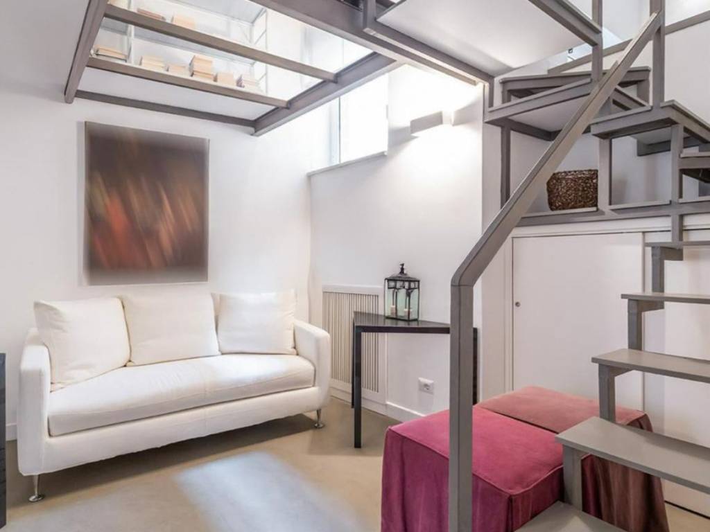 appartamento in vendita a Roma in zona Rione Regola