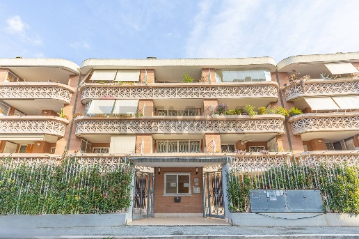 appartamento in vendita a Roma in zona EUR
