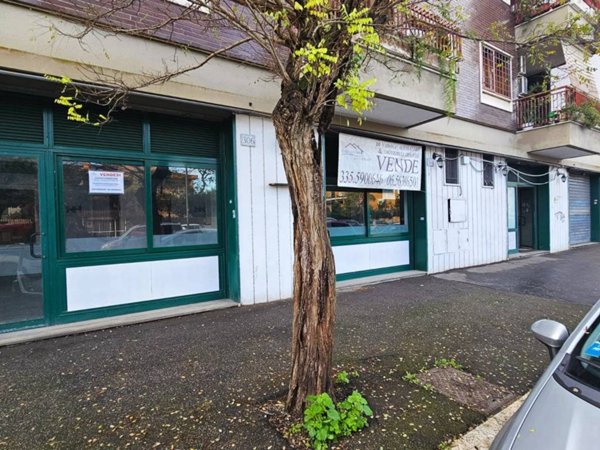 negozio in vendita a Roma in zona Ostia Antica