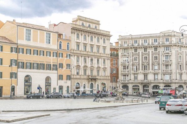 negozio in vendita a Roma in zona Trevi-Colonna