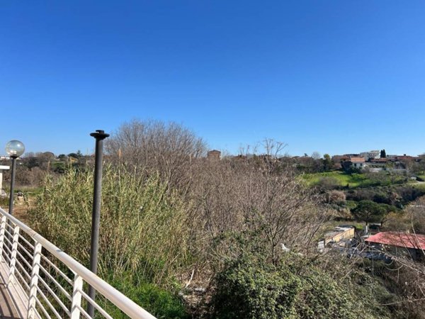 appartamento in vendita a Roma in zona Castelverde