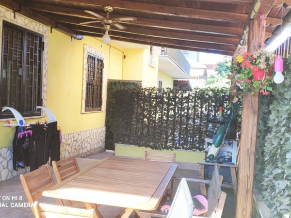 appartamento in vendita a Roma in zona Tor Bella Monaca