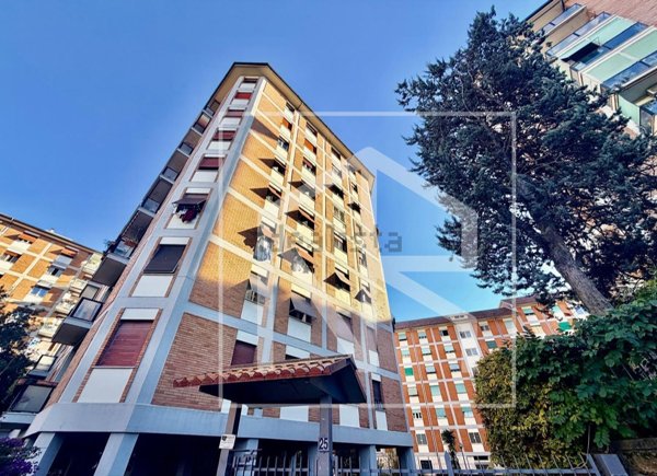 appartamento in vendita a Roma in zona Torre Spaccata