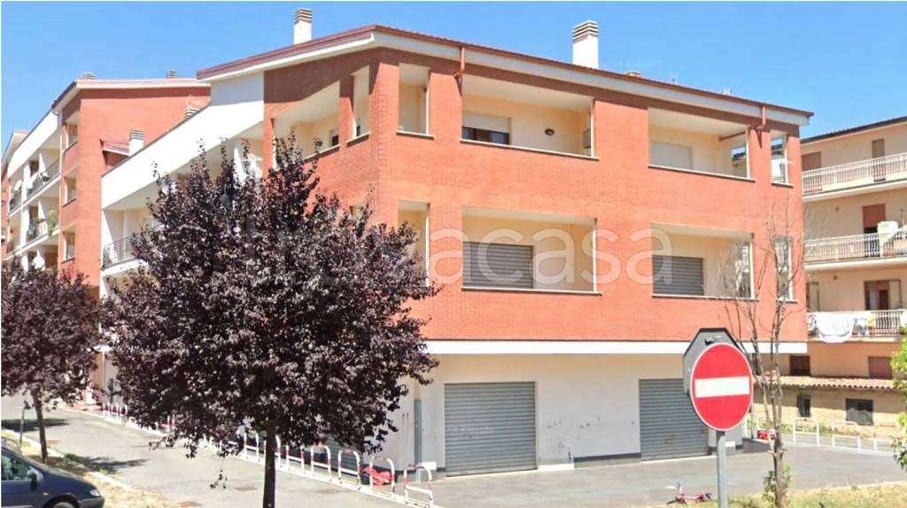 negozio in vendita a Roma in zona Torrione Cerquetta