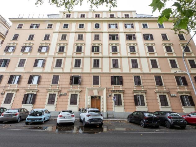 appartamento in vendita a Roma in zona Ostiense