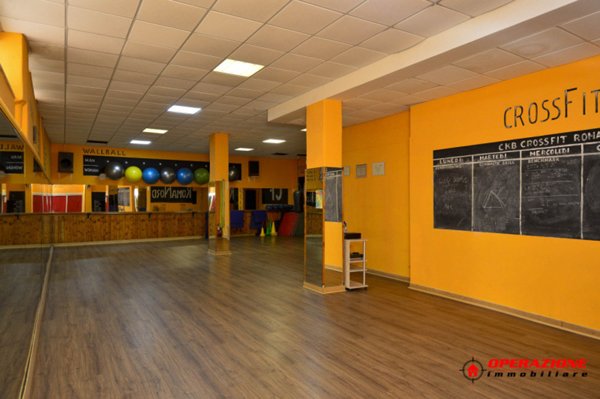 negozio in vendita a Roma in zona Primavalle