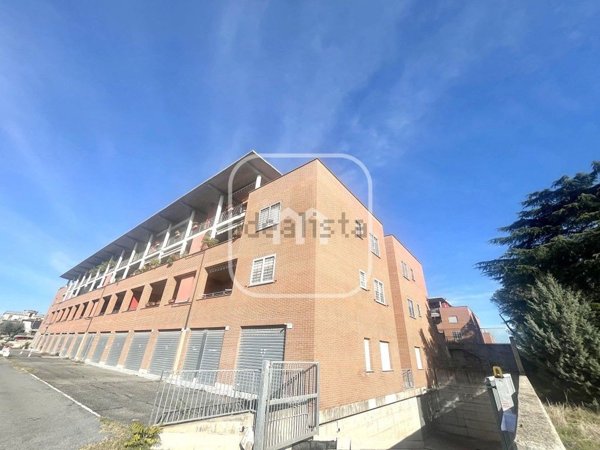 appartamento in vendita a Roma in zona Lunghezza