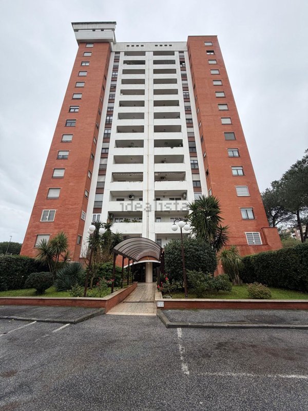 appartamento in vendita a Roma in zona Ostiense