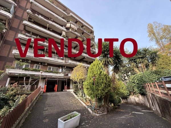 appartamento in vendita a Roma in zona EUR