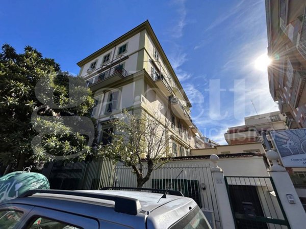 appartamento in vendita a Roma in zona Appio Latino