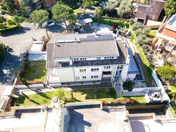 appartamento in vendita a Roma in zona Torre Gaia