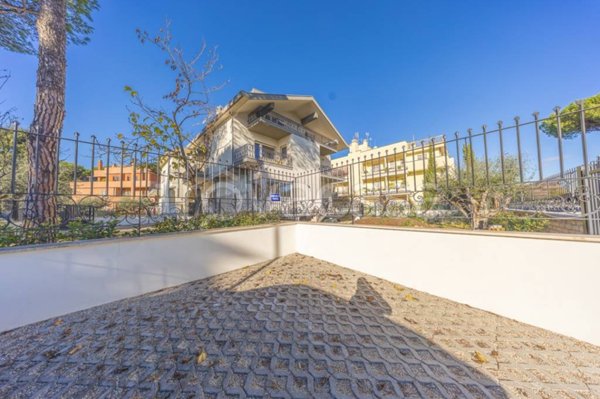 appartamento in vendita a Roma in zona Torre Gaia