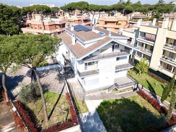 appartamento in vendita a Roma in zona Torre Gaia