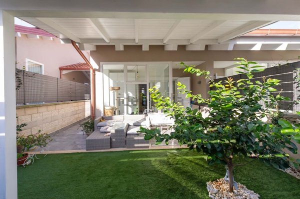 casa indipendente in vendita a Roma in zona Casal Morena