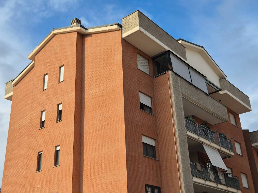 appartamento in vendita a Roma in zona Osteria del Curato